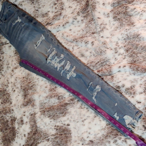 American Eagle Distressed Jegging - Picture 5 of 7